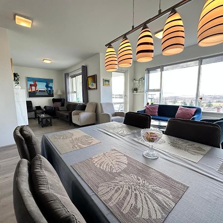 Modern 2 Bedroom Apartment In Kopavogur ريكيافيك المظهر الخارجي الصورة